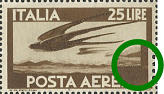 “alone chiaro a DX in basso, al limite della vignetta “