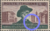 “ macchia lunga bianca sulla spalla “