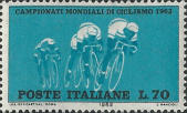 Corsa su strada, azzurro e nero. 