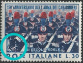 “ punto violaceo nel petto del primo carabiniere in prima fila “