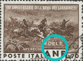“ i punti bianchi, la N di ITALIANE rimane appuntita in basso, anzichè troncata ”