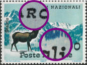 " punto rosso sotto la R " e " punto celeste sopra la a e punto bianco "