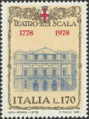 Facciata della Scala, azzurro, giallo, bruno e rosso. 