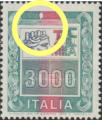 “ punto bianco sulla cornice superiore “