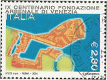 “ colore molto chiaro rosso e azzurro ”