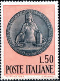 Medaglione di G. Monassi, grigio e rosa. 