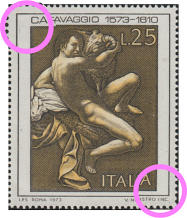 “ trattino verticale in alto a sinistra, all’interno del riquadro; puntino di colore sotto INC a destra “