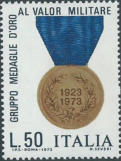 Medaglia d’oro, policromo.