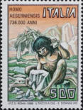 Uomo primitivo, policromo.